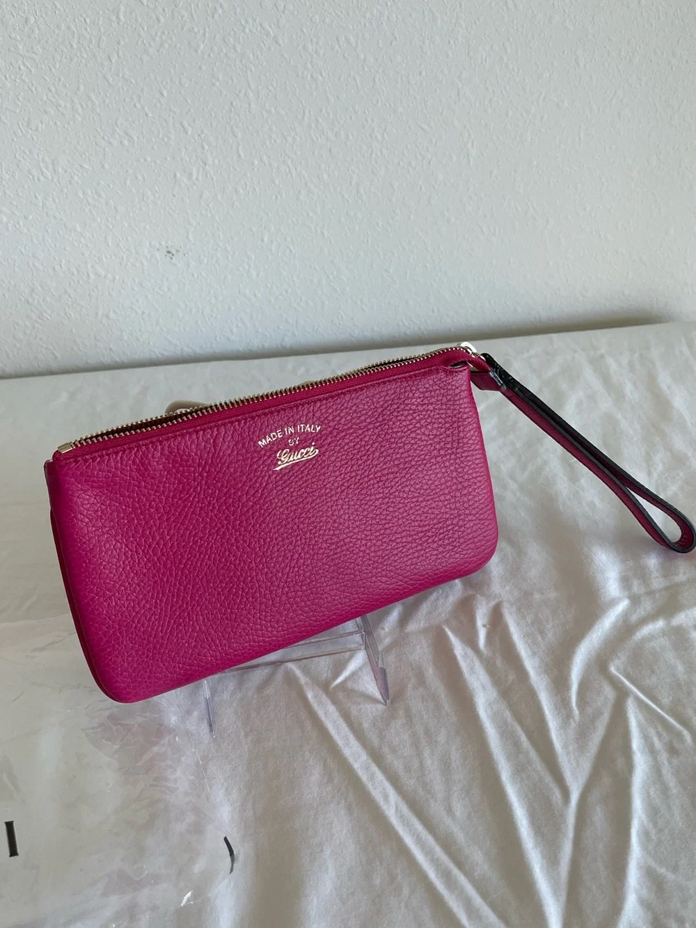 Authentic Gucci 368878 Wristlet Wallet Pouch Leather Hot Pink New